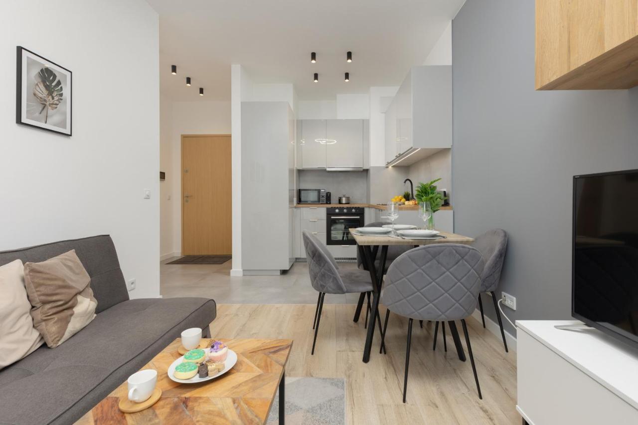 Cozy Apartments With Parking In The 19Th District By Noclegi Renters Warschau Buitenkant foto