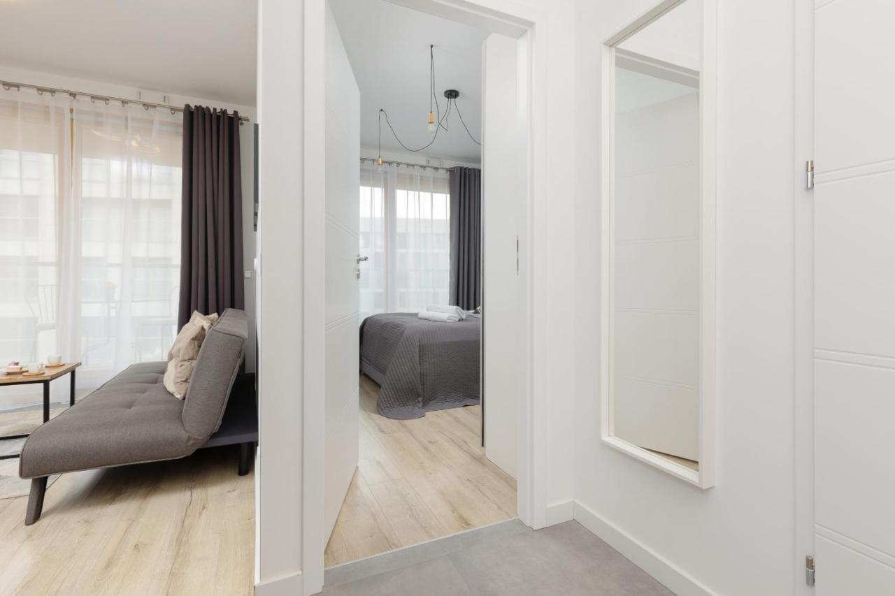 Cozy Apartments With Parking In The 19Th District By Noclegi Renters Warschau Buitenkant foto