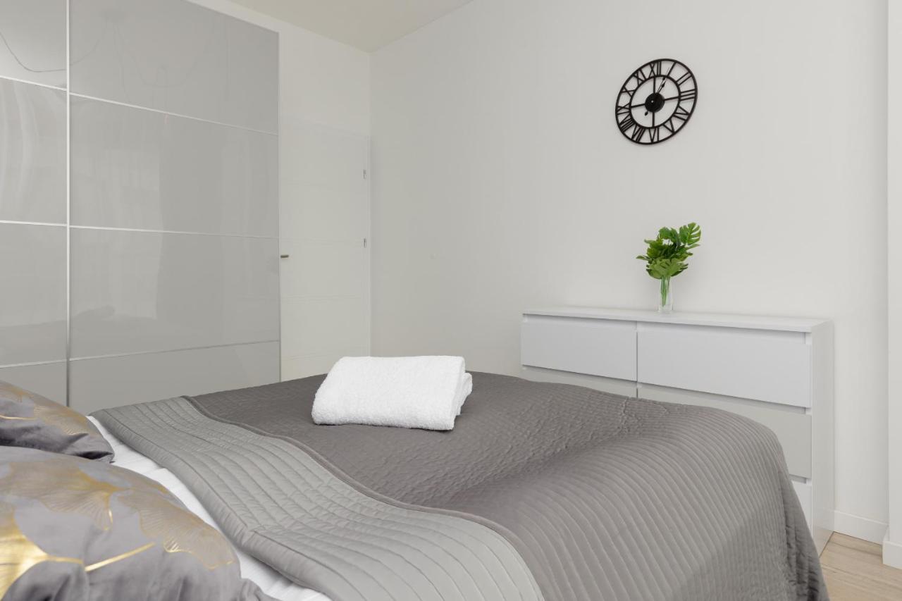 Cozy Apartments With Parking In The 19Th District By Noclegi Renters Warschau Buitenkant foto