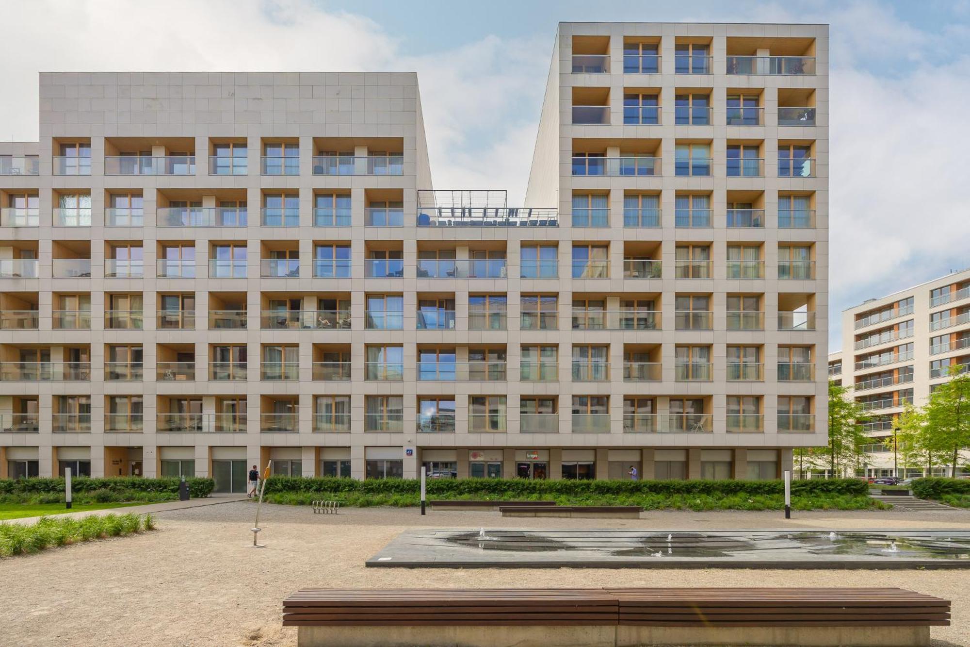 Cozy Apartments With Parking In The 19Th District By Noclegi Renters Warschau Buitenkant foto